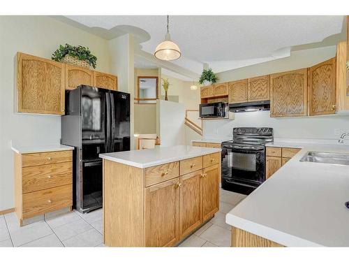 9366 69 Avenue, Grande Prairie, AB - Indoor Photo Showing Kitchen