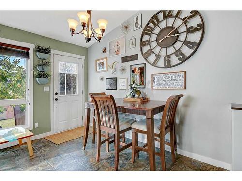 10505 Royal Oaks Drive, Grande Prairie, AB - Indoor Photo Showing Dining Room