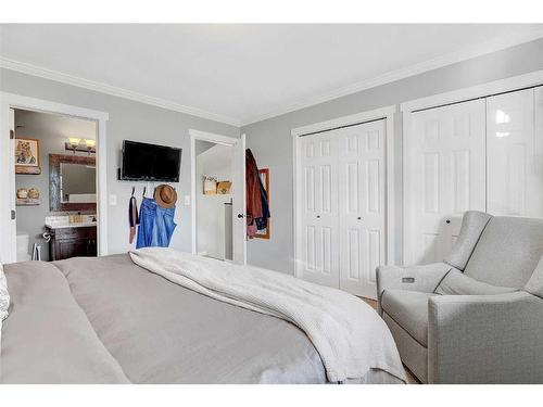 10505 Royal Oaks Drive, Grande Prairie, AB - Indoor Photo Showing Bedroom