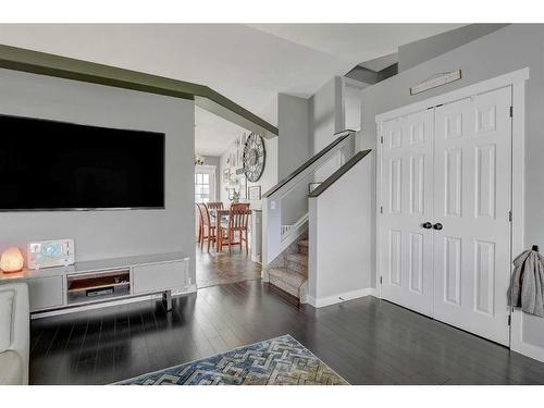 10505 Royal Oaks Drive, Grande Prairie, AB - Indoor Photo Showing Living Room