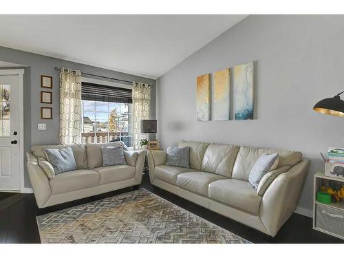 10505 Royal Oaks Drive, Grande Prairie, AB - Indoor Photo Showing Living Room