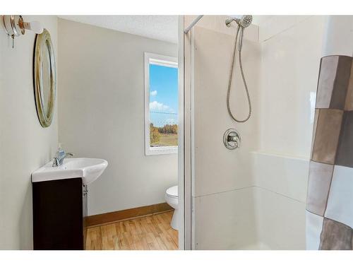 812018 Range Road 31, Rural Fairview No. 136, M.D. Of, AB - Indoor Photo Showing Bathroom