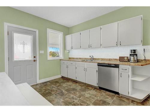 812018 Range Road 31, Rural Fairview No. 136, M.D. Of, AB - Indoor Photo Showing Kitchen With Double Sink