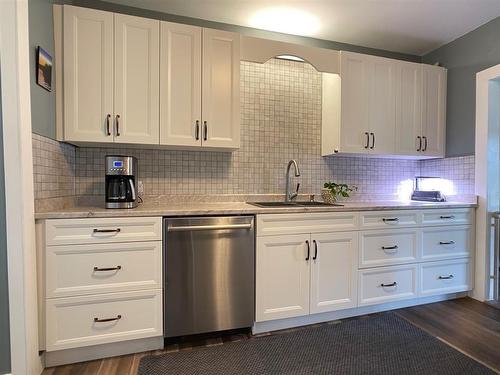 5020 55Th Avenue, High Prairie, AB - Indoor Photo Showing Kitchen