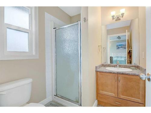 8603 103 Avenue, Grande Prairie, AB - Indoor Photo Showing Bathroom