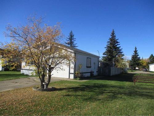 909 2B Street Se, Manning, AB - Outdoor