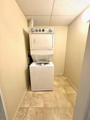 111-9120 96 Avenue, Grande Prairie, AB - Indoor Photo Showing Laundry Room