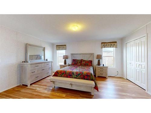 11205 97 Street, Clairmont, AB - Indoor Photo Showing Bedroom