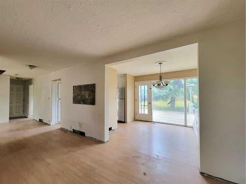 11817 96A Street, Grande Prairie, AB - Indoor Photo Showing Other Room