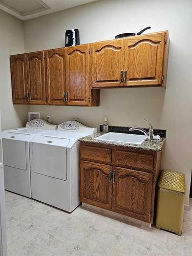 54073 712 Township, Rural Grande Prairie No. 1, County Of, AB - Indoor Photo Showing Laundry Room