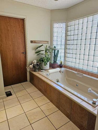 54073 712 Township, Rural Grande Prairie No. 1, County Of, AB - Indoor Photo Showing Bathroom