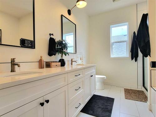 11424 107 Avenue, Grande Prairie, AB - Indoor Photo Showing Bathroom