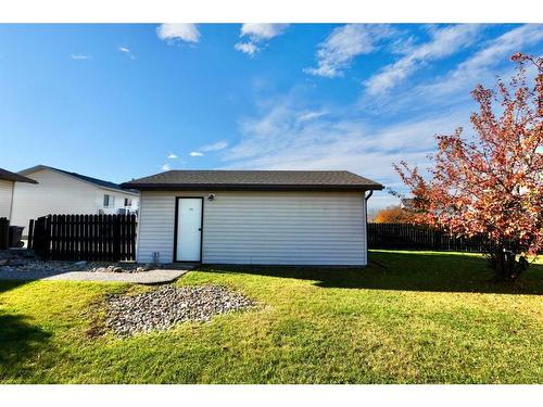 8218 102 Avenue, Peace River, AB - Outdoor