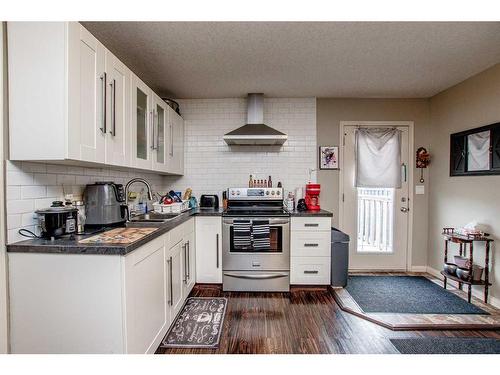 8844 75 Avenue, Grande Prairie, AB - Indoor Photo Showing Kitchen