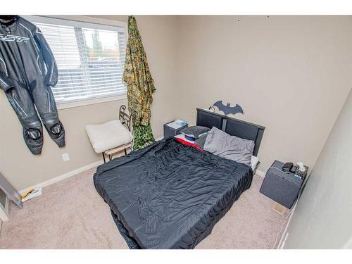 8844 75 Avenue, Grande Prairie, AB - Indoor Photo Showing Bedroom