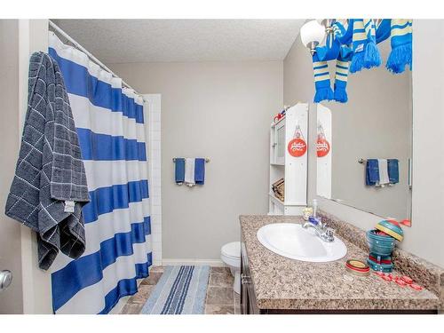 8844 75 Avenue, Grande Prairie, AB - Indoor Photo Showing Bathroom