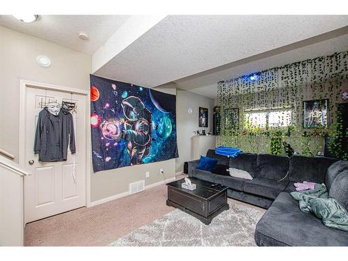 8844 75 Avenue, Grande Prairie, AB - Indoor Photo Showing Living Room