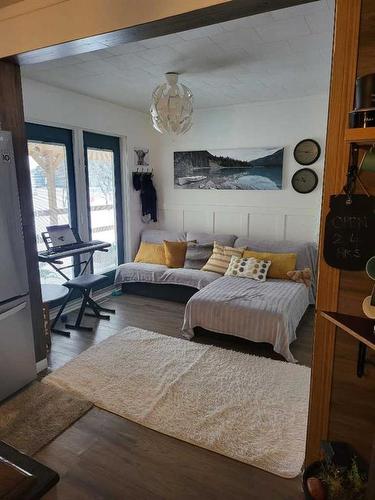 109 Central Avenue Sw, Falher, AB - Indoor Photo Showing Bedroom