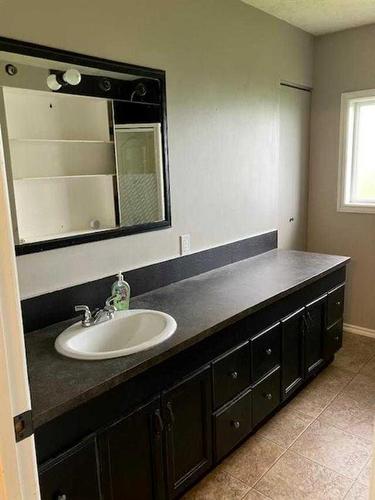 925082-232 Range Road, Rural Northern Lights, County Of, AB - Indoor Photo Showing Bathroom