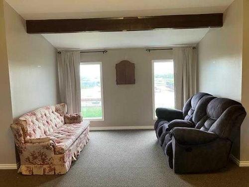 925082-232 Range Road, Rural Northern Lights, County Of, AB - Indoor Photo Showing Living Room