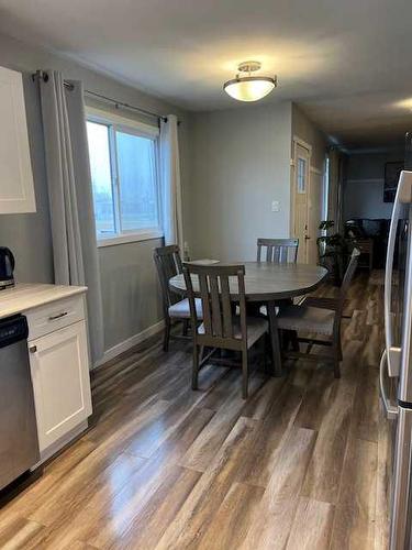 10015 100 Street, High Level, AB - Indoor Photo Showing Dining Room