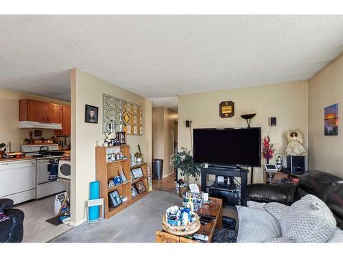 10308 106 Avenue, Grande Prairie, AB - Indoor Photo Showing Living Room