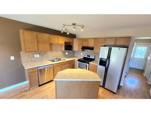 7006 113 Street, Grande Prairie, AB - Indoor Photo Showing Kitchen