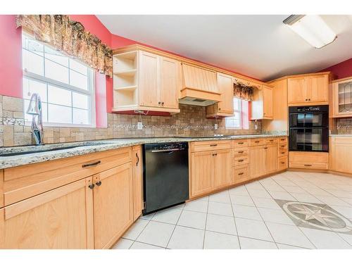 5-720075 Road 95 Range North, Rural Grande Prairie No. 1, County Of, AB - Indoor Photo Showing Kitchen