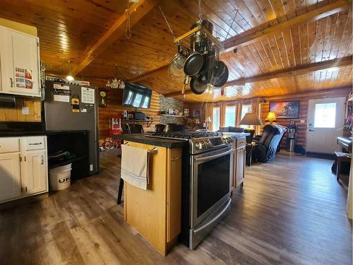 863036 Range Road 242, Rural Northern Lights, County Of, AB - Indoor Photo Showing Kitchen