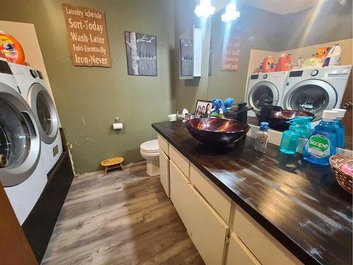 863036 Range Road 242, Rural Northern Lights, County Of, AB - Indoor Photo Showing Laundry Room