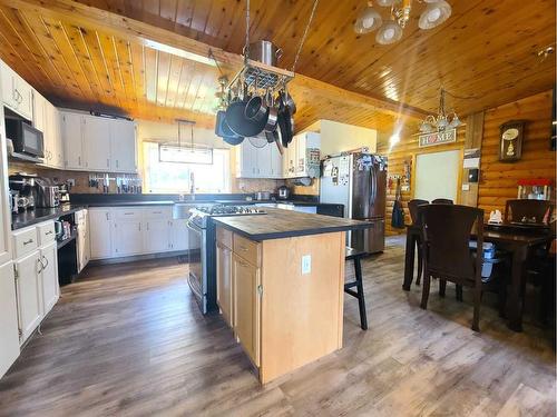 863036 Range Road 242, Rural Northern Lights, County Of, AB - Indoor Photo Showing Kitchen