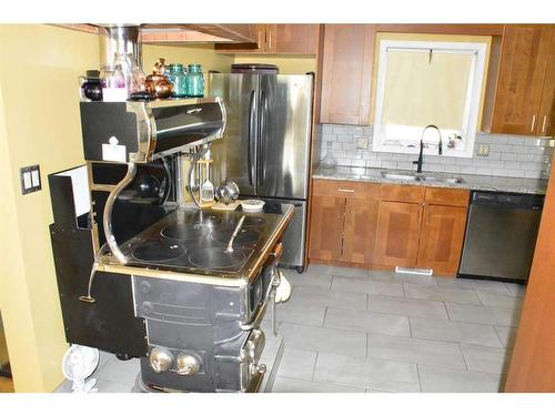 10422 90 Street, Peace River, AB - Indoor Photo Showing Kitchen