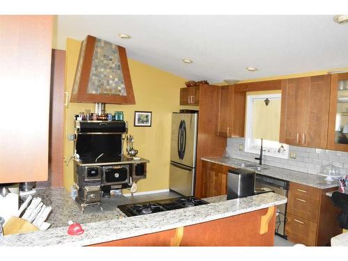 10422 90 Street, Peace River, AB - Indoor Photo Showing Kitchen