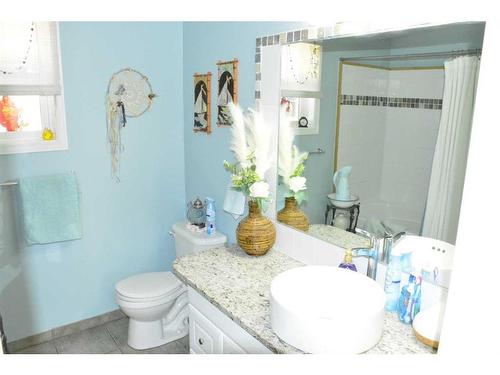 10422 90 Street, Peace River, AB - Indoor Photo Showing Bathroom