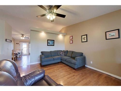 4516 47 Street, Rycroft, AB - Indoor Photo Showing Living Room