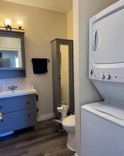 814057 Range Road 20, Rural Fairview No. 136, M.D. Of, AB - Indoor Photo Showing Laundry Room