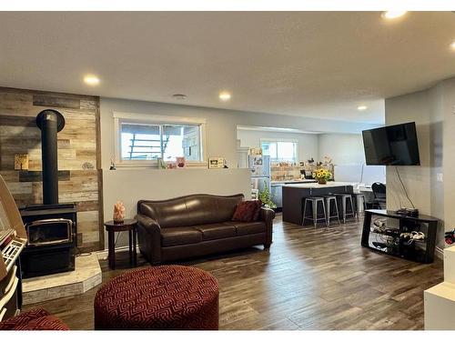 814057 Range Road 20, Rural Fairview No. 136, M.D. Of, AB - Indoor Photo Showing Living Room