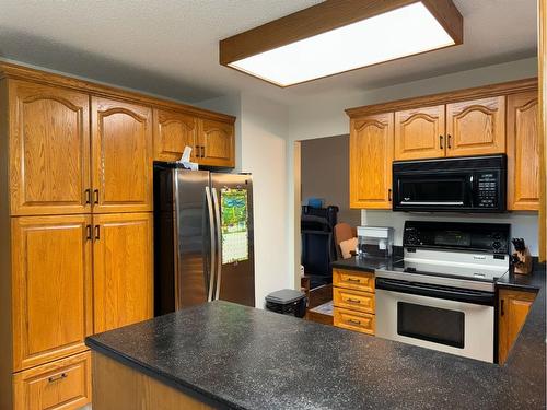 7213 96 Street, Peace River, AB - Indoor Photo Showing Kitchen