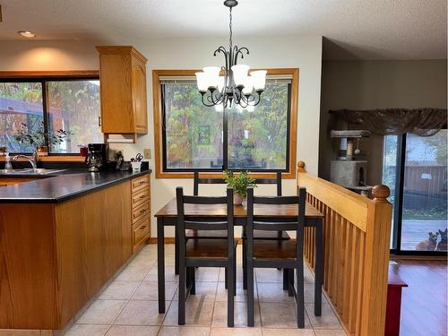 7213 96 Street, Peace River, AB - Indoor Photo Showing Dining Room