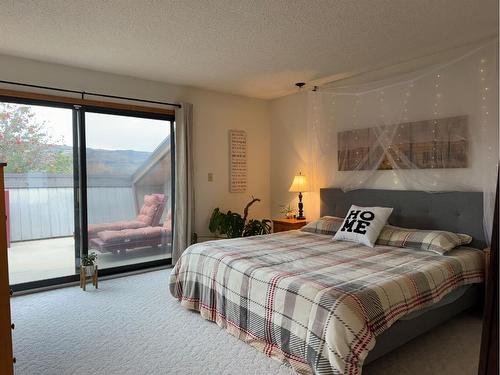 7213 96 Street, Peace River, AB - Indoor Photo Showing Bedroom