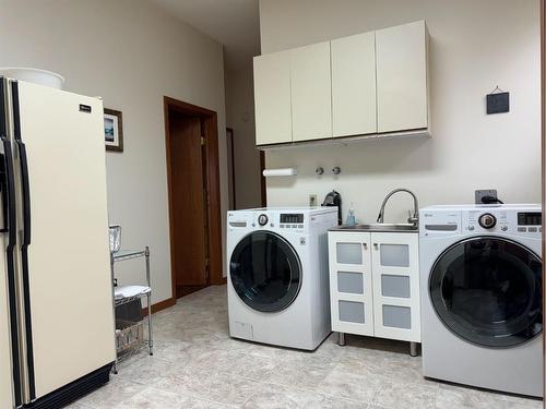 7213 96 Street, Peace River, AB - Indoor Photo Showing Laundry Room