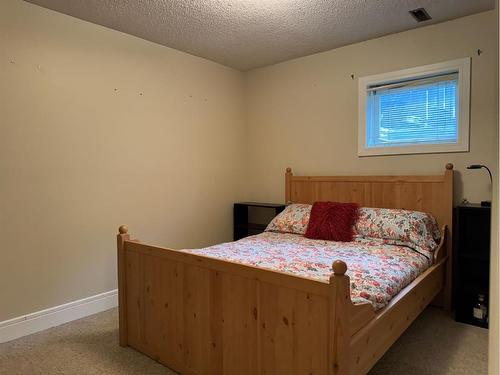 7213 96 Street, Peace River, AB - Indoor Photo Showing Bedroom