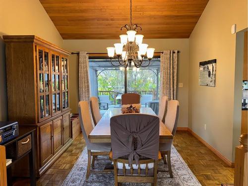 7213 96 Street, Peace River, AB - Indoor Photo Showing Dining Room