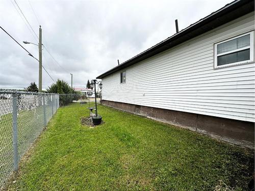 9702 101 Avenue, Clairmont, AB - Outdoor