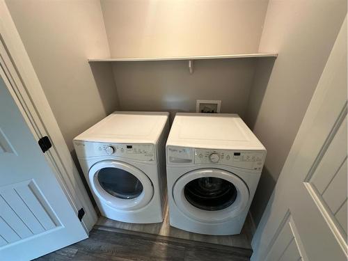 11321 & 11323 91 Street, Peace River, AB - Indoor Photo Showing Laundry Room