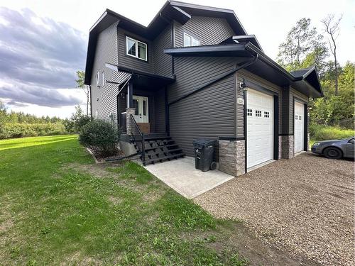 11321 & 11323 91 Street, Peace River, AB - Outdoor