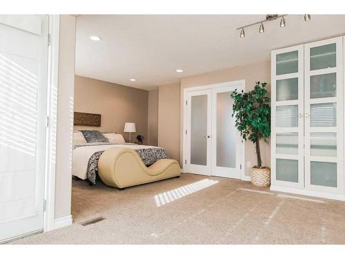 9305 Lakeshore Court, Grande Prairie, AB - Indoor Photo Showing Bedroom