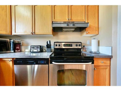 10310 81 Street, Peace River, AB - Indoor Photo Showing Kitchen