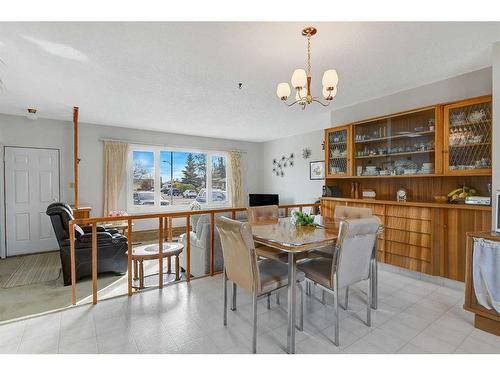 9642 Hillcrest Drive, Grande Prairie, AB - Indoor Photo Showing Dining Room