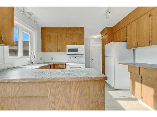 9223 97 Avenue, Grande Prairie, AB - Indoor Photo Showing Kitchen